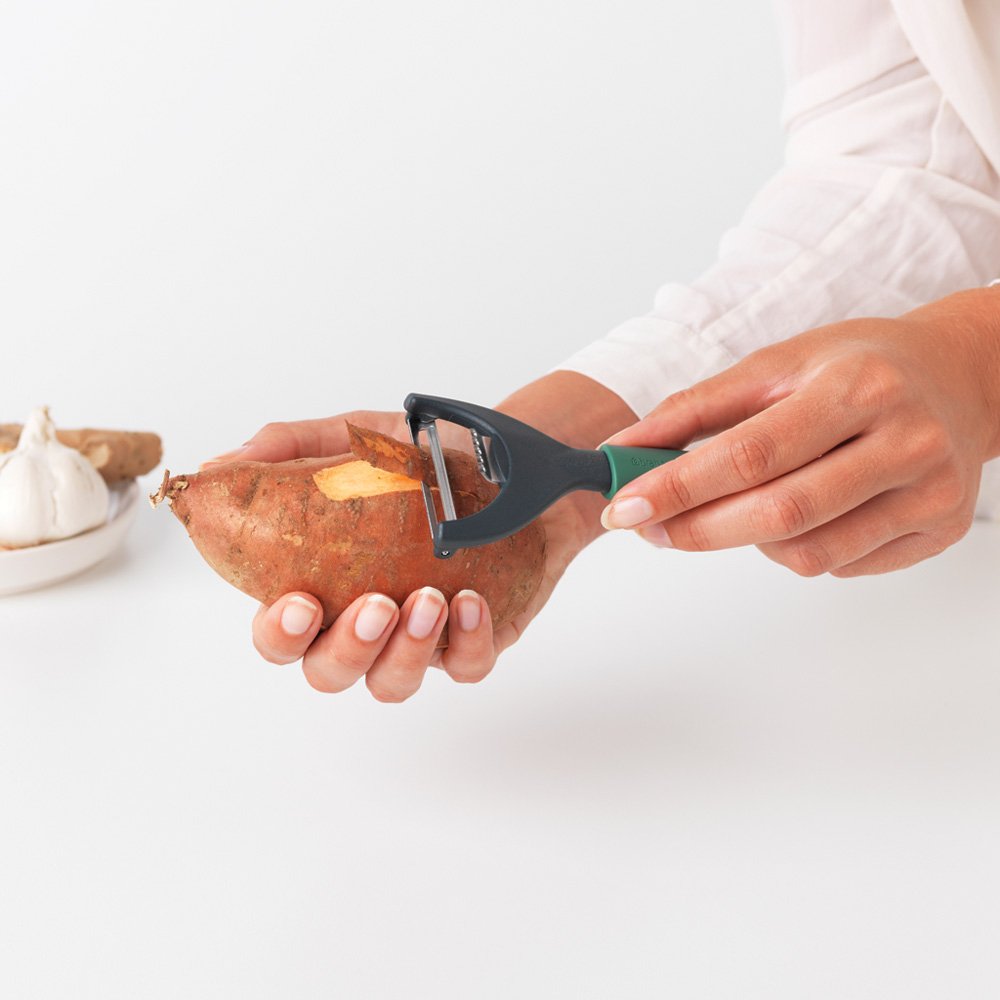Brabantia｜TASTY+｜彩柄不鏽鋼Y型瓜刨PLUS果皮刮｜樅樹綠